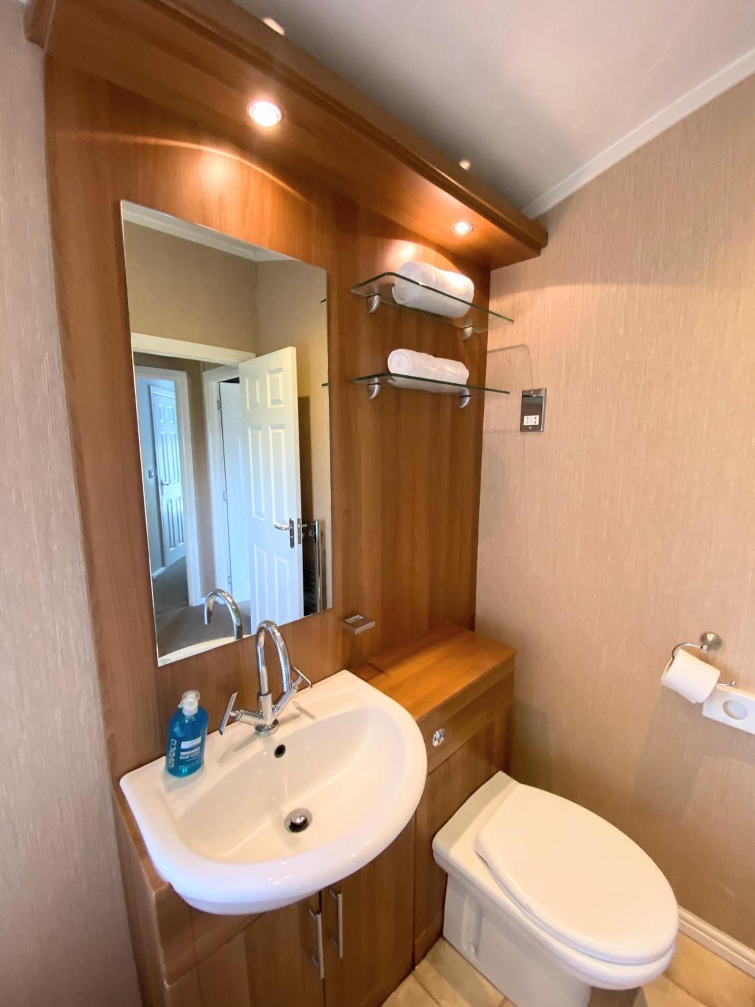 Benarty 11 With Private Hot Tub - Fife - Loch Leven - Lomond Hills - Pet Friendly Villa Kelty ภายนอก รูปภาพ