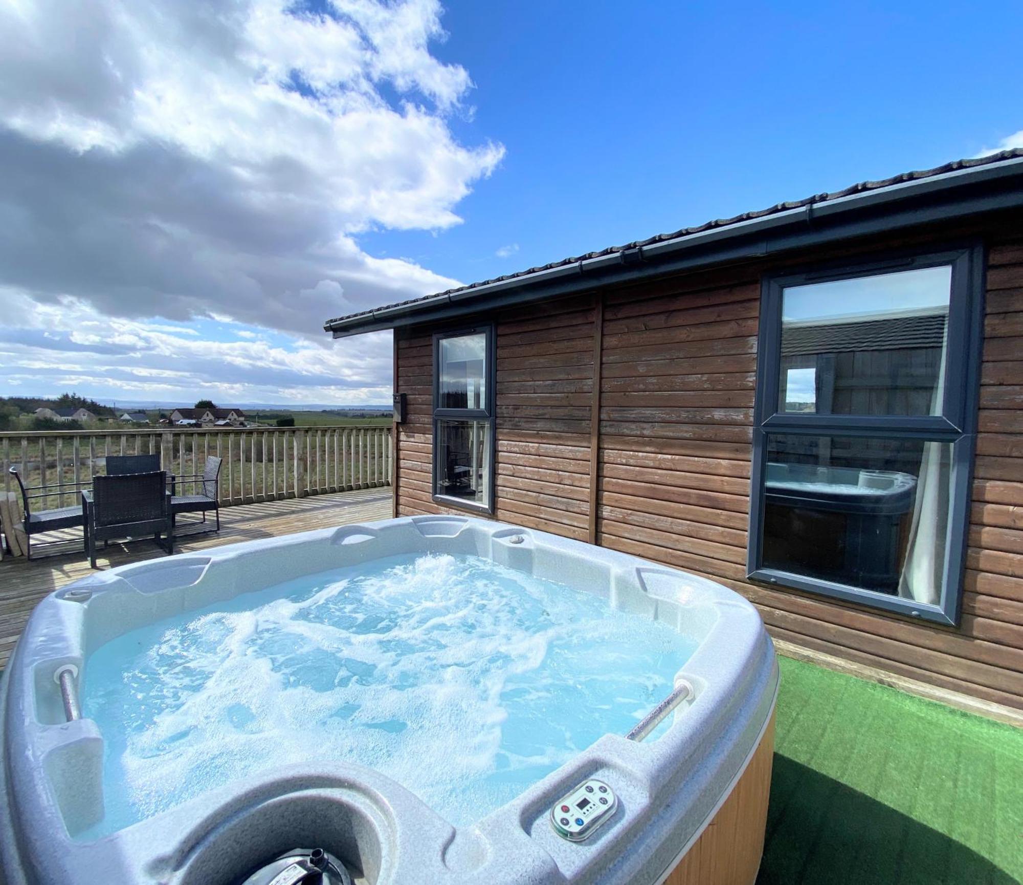 Benarty 11 With Private Hot Tub - Fife - Loch Leven - Lomond Hills - Pet Friendly Villa Kelty ภายนอก รูปภาพ
