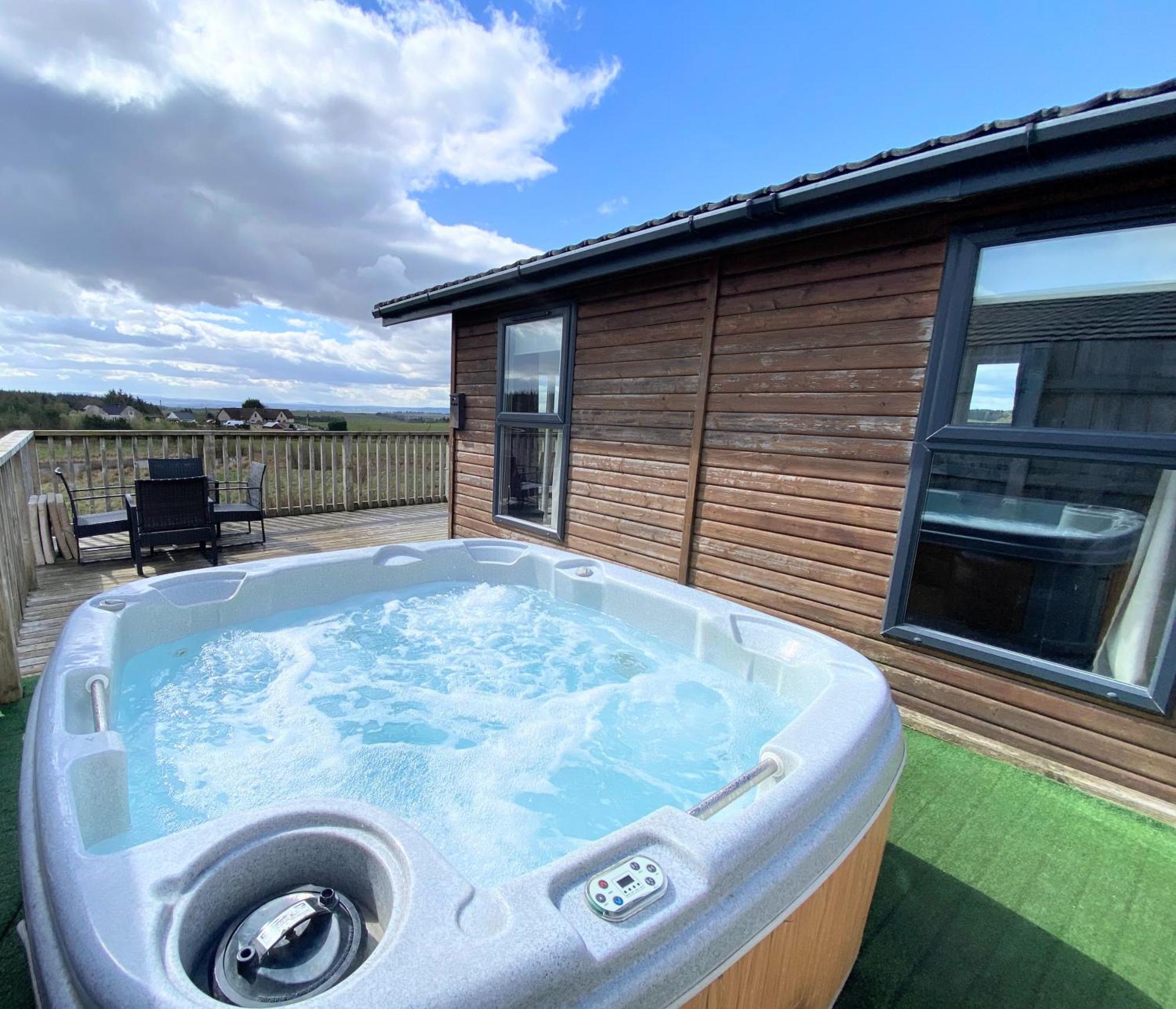 Benarty 11 With Private Hot Tub - Fife - Loch Leven - Lomond Hills - Pet Friendly Villa Kelty ภายนอก รูปภาพ