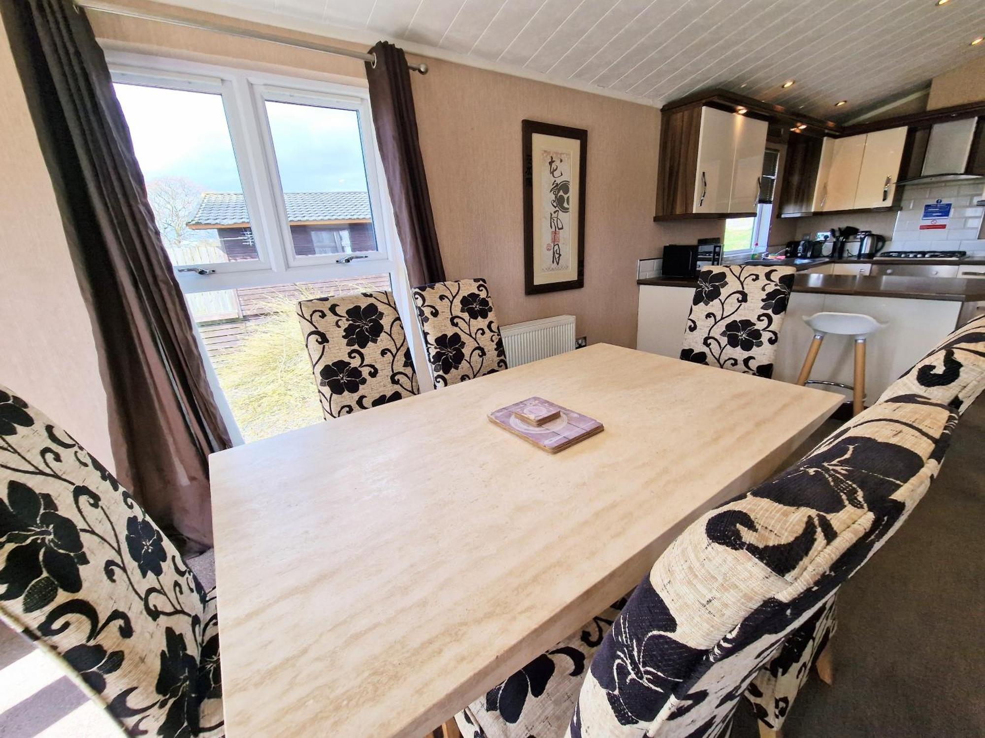 Benarty 11 With Private Hot Tub - Fife - Loch Leven - Lomond Hills - Pet Friendly Villa Kelty ภายนอก รูปภาพ