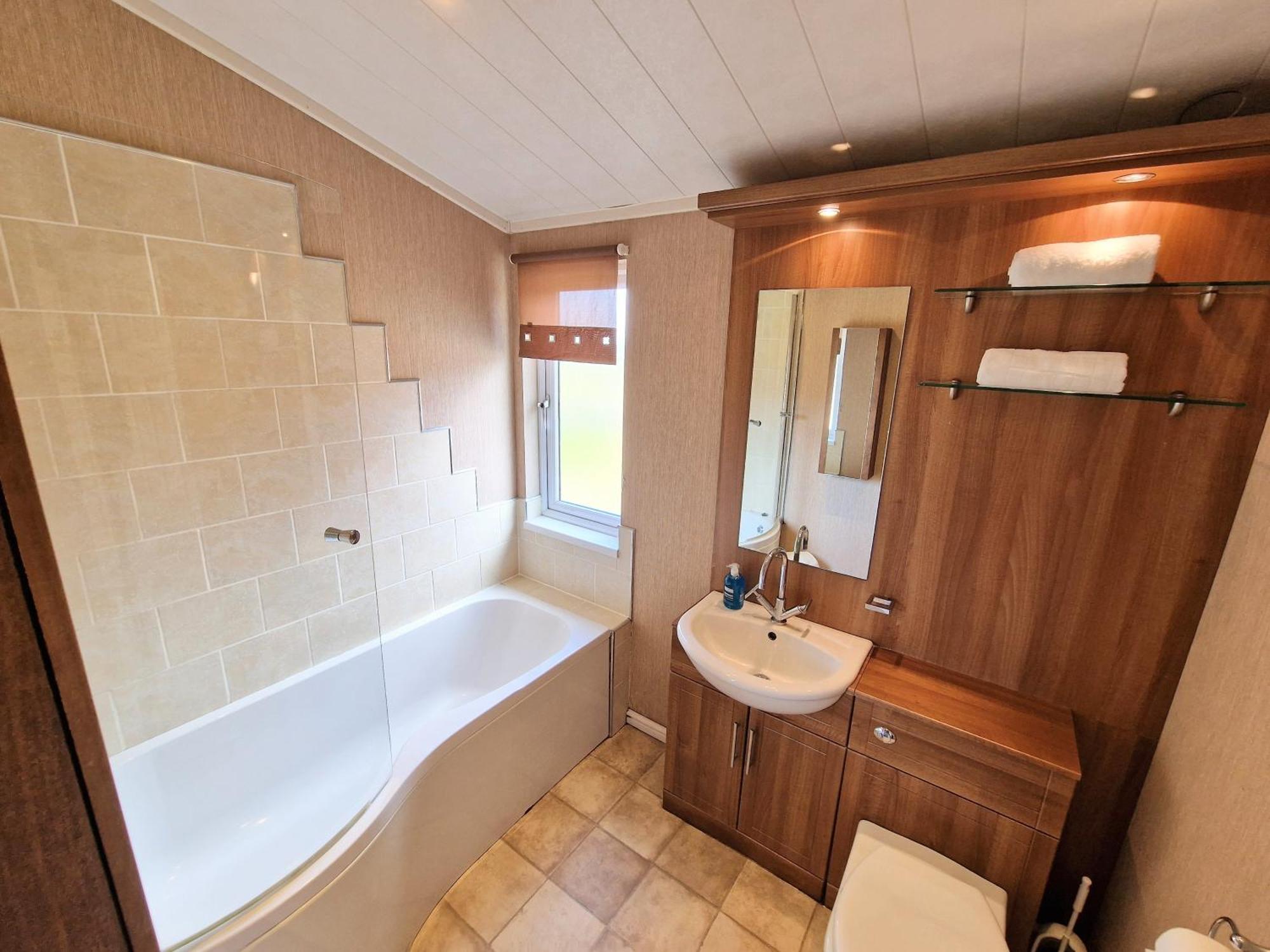 Benarty 11 With Private Hot Tub - Fife - Loch Leven - Lomond Hills - Pet Friendly Villa Kelty ภายนอก รูปภาพ